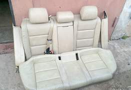 Сиденья диван задний в салон в Ауди а6 (Audi a6) - Фото #1