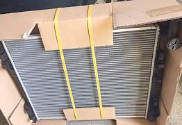 Радиатор охлаждения на Джип Гранд Чероки - Фото #1