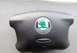 Рулевое колесо, airbag, колпачки фар на Шкода Тур - Фото #5