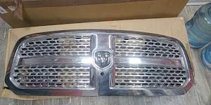 Решетка радиатора Dodge Ram с 2013г - Фото #1