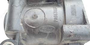  термостат в корпусе (оригинал) Ford Focus 1 - Фото #2