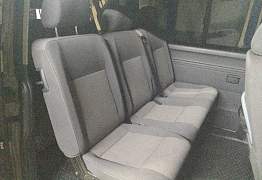 Второй ряд сидений VW Caravelle - Фото #1