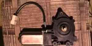 Мотор редуктор стеклоподъемника ВАЗ-2110 левый - Фото #1