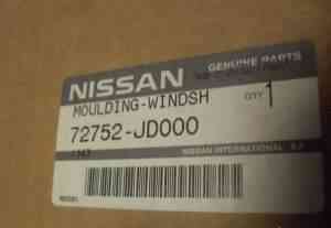 Молдинг лобового стекла Nissan Qashqai J10E 2006 - Фото #1