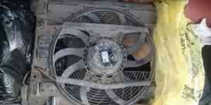 Вентилятор радиатора кондиционера BMW E39 в сборе - Фото #1