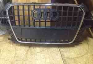 Решётка радиатора Audi Q3 8U0853651J1QP - Фото #1